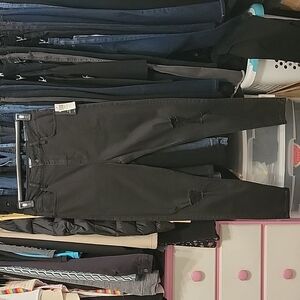 Hot Topic Ultra Hi-Rise Blk Dest Jeggings